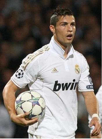 邹市明后悔也没用了！原以为娶了个高材生，没想到却把2亿家产败光（邹市明婚姻理财风波：娶学霸妻后的2亿财产争议）