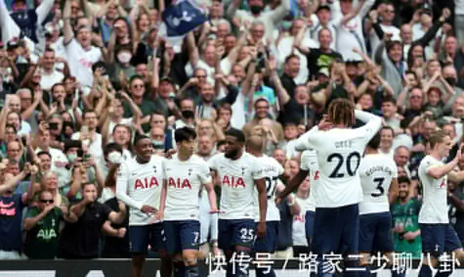 埃芬博格：拜仁前场三人能给卡尔空间，把他与梅西相比没好处（埃芬博格：拜仁锋线三将可为卡尔创造空间，与梅西作比较并无益处）