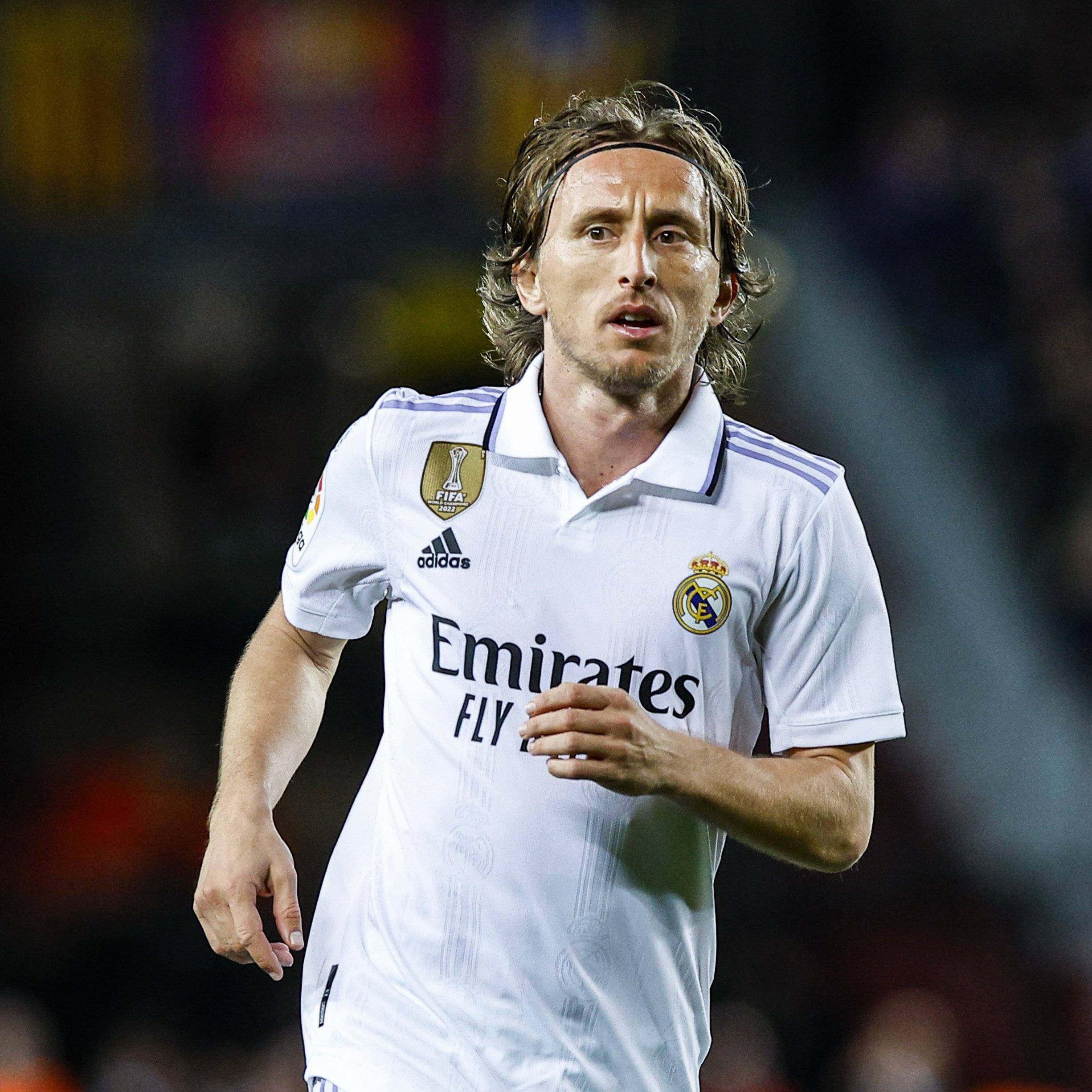 田柾国首登滚石英日韩三版封面，创杂志联动先例（田柾国首次包揽《滚石》英、日、韩三版封面，开创跨刊联动先河）