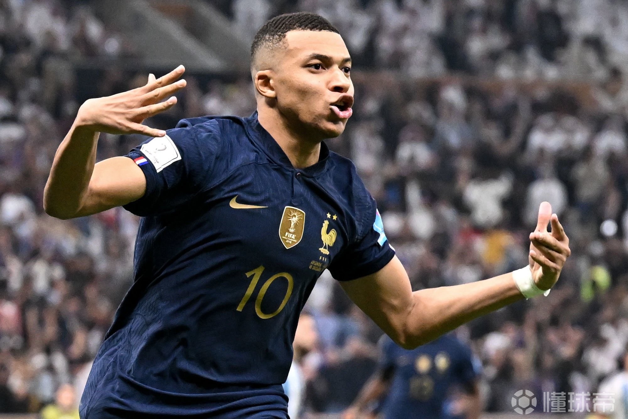 天空体育：齐尔克泽希望留在曼联，红魔也没有积极出售他（天空体育：齐尔克泽愿留曼联，红魔暂无出售意愿）