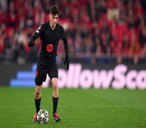 足球世界杯比赛用球曝光，设计引好评（世界杯官方比赛用球亮相，设计广受好评）