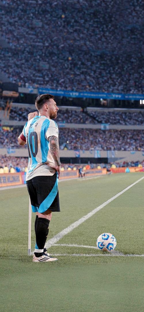 攻守兼备助博洛尼亚斩落领头羊那不勒斯，卢库米当选全场最佳（卢库米攻防俱佳助博洛尼亚力克领头羊那不勒斯，荣膺全场最佳）