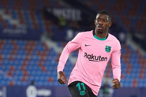 8万人前，21岁克星羞辱皇马：将球带进球门！ 阿隆索已难逃下课？（8万观众见证，21岁新星盘带破门成皇马克星！阿隆索帅位告急？）