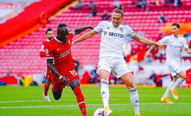 迈阿密跳舞庆祝夺冠，小贝兴奋舞动、梅西&德保罗有些局促（迈阿密夺冠后全队舞动庆典：小贝热情起舞，梅西与德保罗略显拘谨）