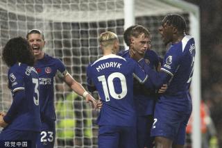 法尔克：凯恩与拜仁愿意续约至2028年，他愿意世界杯后再谈（法尔克：凯恩与拜仁倾向续约到2028，世界杯结束后再谈判）