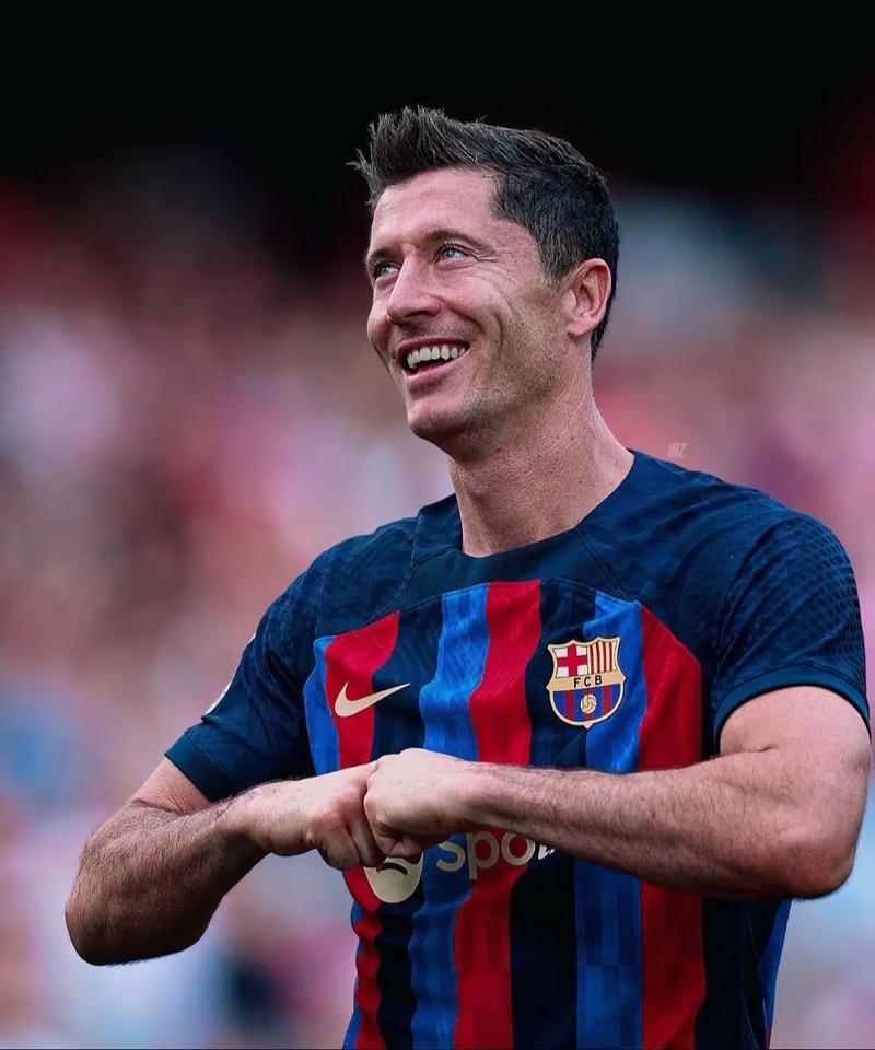 HooXi：很失望，我觉得A队现在和丹麦国家足球队差不多（HooXi：颇为失望，如今的A队像极了丹麦国家队）