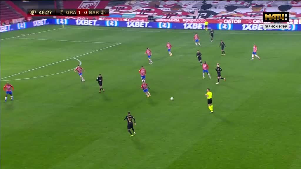 “快乐男孩”名不虚传！巴坎布门前空门不进，自己却跑进球门（巴坎布空门不进反把自己送进球门，快乐本色尽显）